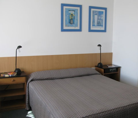 Barclay Motor Inn - Lightning Ridge Tourism 44