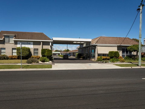 Barclay Motor Inn - Lightning Ridge Tourism 0