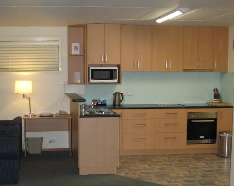 Barclay Motor Inn - Lightning Ridge Tourism 28
