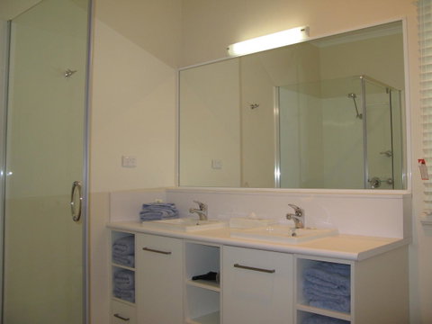 Barclay Motor Inn - Lightning Ridge Tourism 36