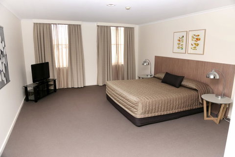 Salamanca Inn - Lightning Ridge Tourism 31