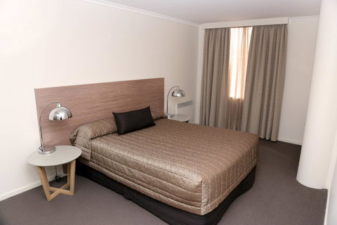 Salamanca Inn - Lightning Ridge Tourism 32