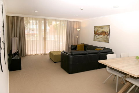Salamanca Inn - Lightning Ridge Tourism 35