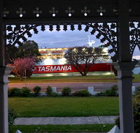 Riverbank villa - 4 bedroom house villa - Lightning Ridge Tourism