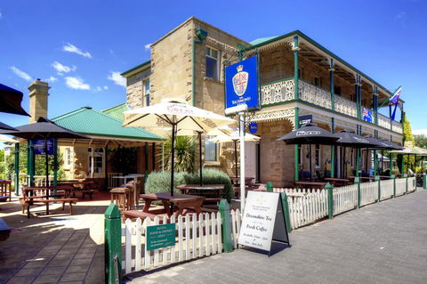 The Richmond Arms Hotel - Lightning Ridge Tourism 1