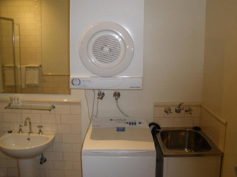 Launceston Central Apartment Hotel Official - Lightning Ridge Tourism 23