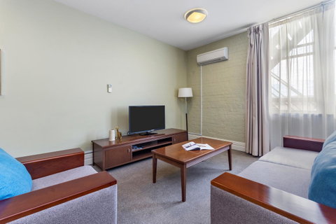 Launceston Central Apartment Hotel Official - Lightning Ridge Tourism 14