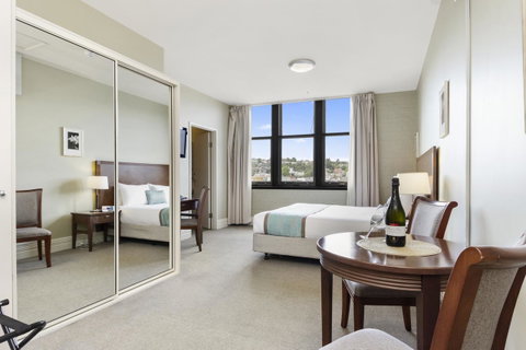 Launceston Central Apartment Hotel Official - Lightning Ridge Tourism 9