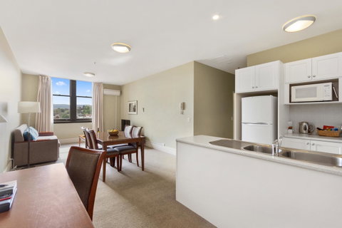 Launceston Central Apartment Hotel Official - Lightning Ridge Tourism 18