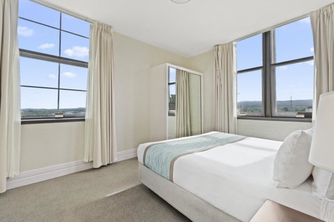 Launceston Central Apartment Hotel Official - Lightning Ridge Tourism 12