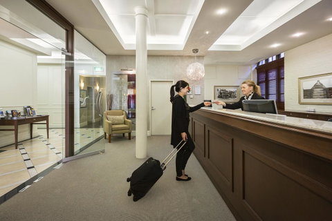 Launceston Central Apartment Hotel Official - Lightning Ridge Tourism 21