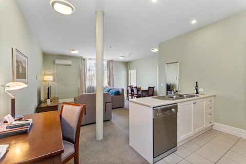 Launceston Central Apartment Hotel Official - Lightning Ridge Tourism 15