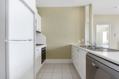 Launceston Central Apartment Hotel Official - Lightning Ridge Tourism 8
