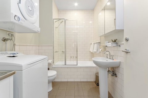 Launceston Central Apartment Hotel Official - Lightning Ridge Tourism 13
