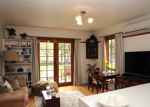 Forth River Cottage - Lightning Ridge Tourism 11