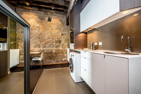 The Quarry Boutique Apartments - Lightning Ridge Tourism 8