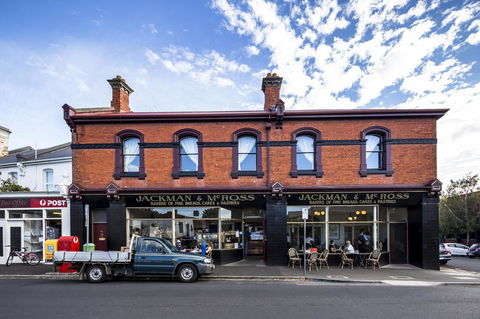 Lenna Of Hobart - Lightning Ridge Tourism 15