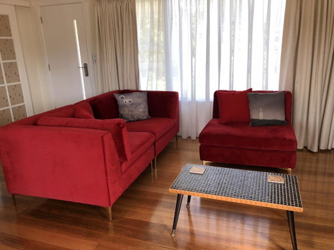 Richmond Bridge Accommodation â€œTwo The Bridgeâ€ - Lightning Ridge Tourism 6