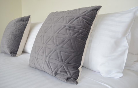 Kangaroo Bay Apartments - Lightning Ridge Tourism 2