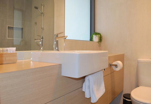 Kangaroo Bay Apartments - Lightning Ridge Tourism 5