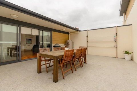 Kangaroo Bay Apartments - Lightning Ridge Tourism 21