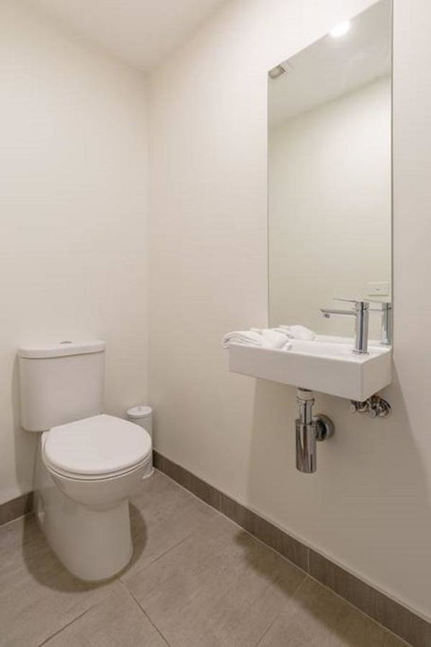 Kangaroo Bay Apartments - Lightning Ridge Tourism 25