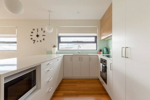Kangaroo Bay Apartments - Lightning Ridge Tourism 39