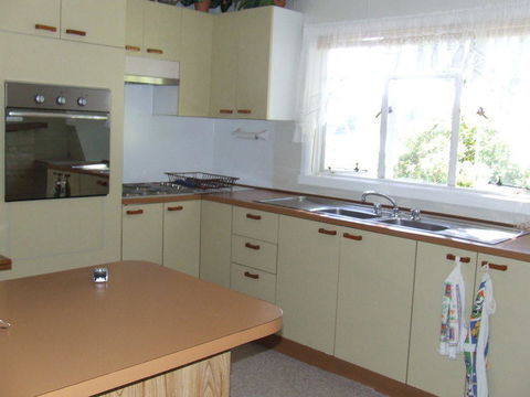 Maydena Chalet - Lightning Ridge Tourism 11