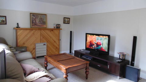 Maydena Chalet - Lightning Ridge Tourism 4