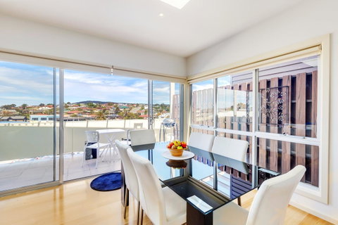 Bellerive Marina View Apartments NO 27 - Lightning Ridge Tourism 1