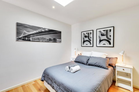 Bellerive Marina View Apartments NO 27 - Lightning Ridge Tourism 9