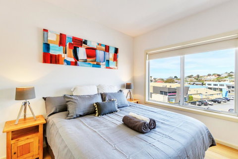 Bellerive Marina View Apartments NO 27 - Lightning Ridge Tourism 4