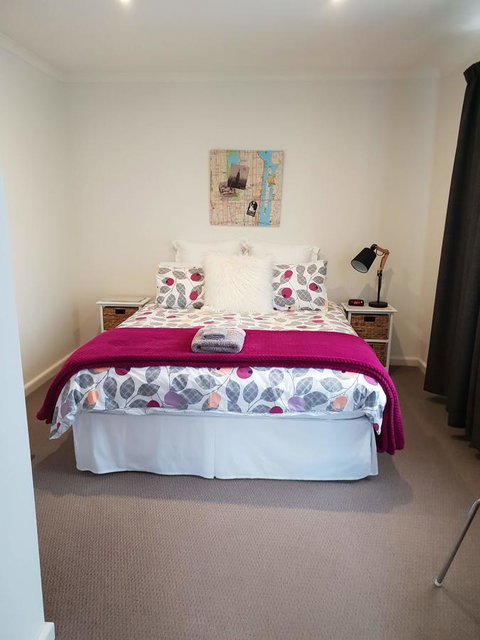 Driftwood-Cottage - Lightning Ridge Tourism 8