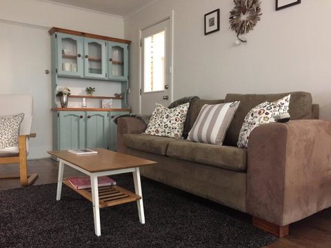 Driftwood-Cottage - Lightning Ridge Tourism 5