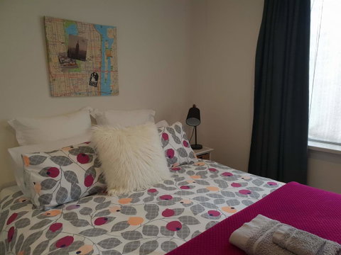 Driftwood-Cottage - Lightning Ridge Tourism 10