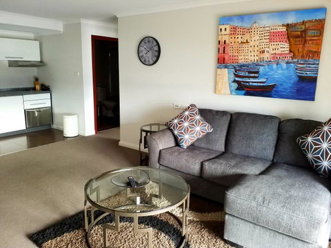 Hampden At Battery Point - Lightning Ridge Tourism 3