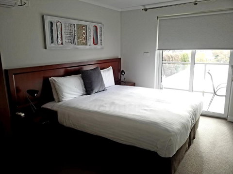 Hampden At Battery Point - Lightning Ridge Tourism 14