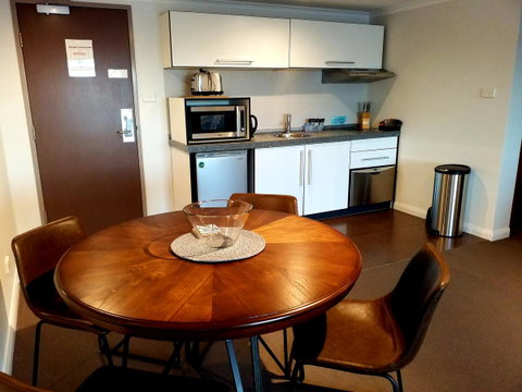 Hampden At Battery Point - Lightning Ridge Tourism 5