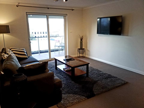 Hampden At Battery Point - Lightning Ridge Tourism 21