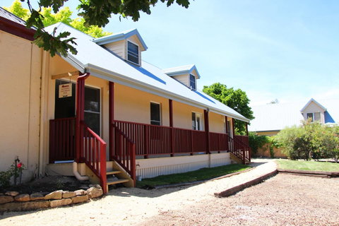Richmond Coachmans Rest - Lightning Ridge Tourism 27