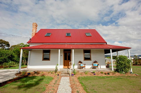 The Holiday Home People - Lightning Ridge Tourism 18