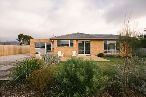 The Holiday Home People - Lightning Ridge Tourism 0