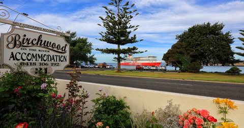 Birchwood On The River - Devonport, Tasmania - Self-Contained And Self-Catering Accommodation - Lightning Ridge Tourism 0