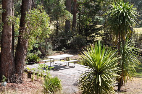 Oyster Cove Chalet - Lightning Ridge Tourism 24
