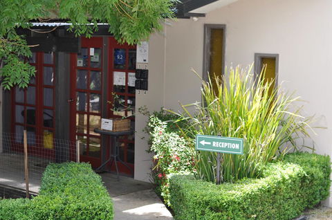 Oyster Cove Chalet - Lightning Ridge Tourism 20