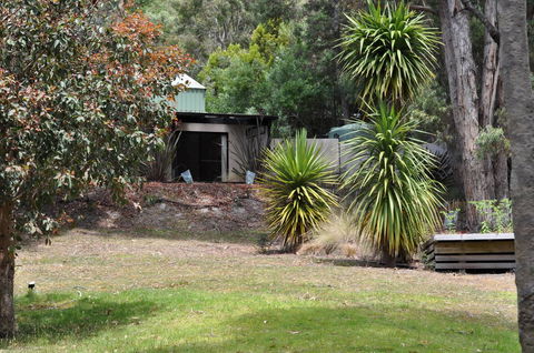 Oyster Cove Chalet - Lightning Ridge Tourism 21