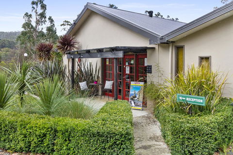 Oyster Cove Chalet - Lightning Ridge Tourism 13