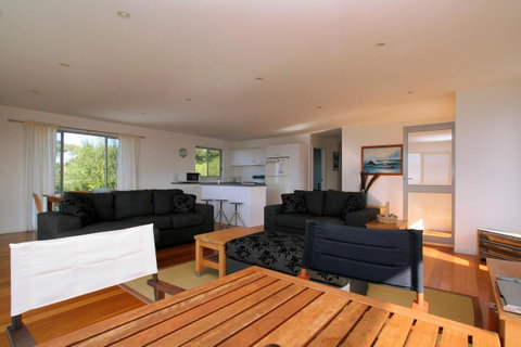 Suntrap Cove Bicheno - Lightning Ridge Tourism 22