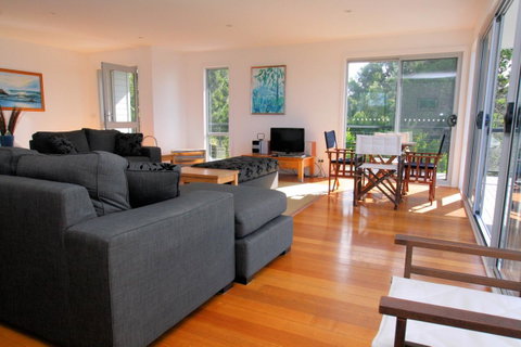 Suntrap Cove Bicheno - Lightning Ridge Tourism 20