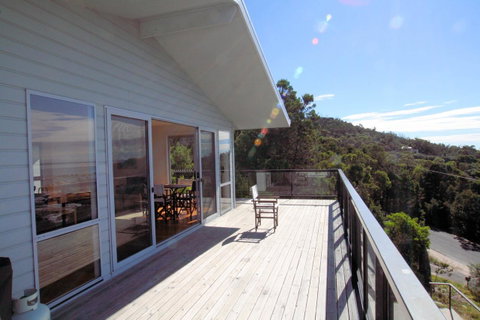Suntrap Cove Bicheno - Lightning Ridge Tourism 9
